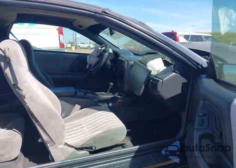 1997 Chevrolet Camaro Rs z USA, uszkodzony, nr VIN 2G1FP22K6V2107326